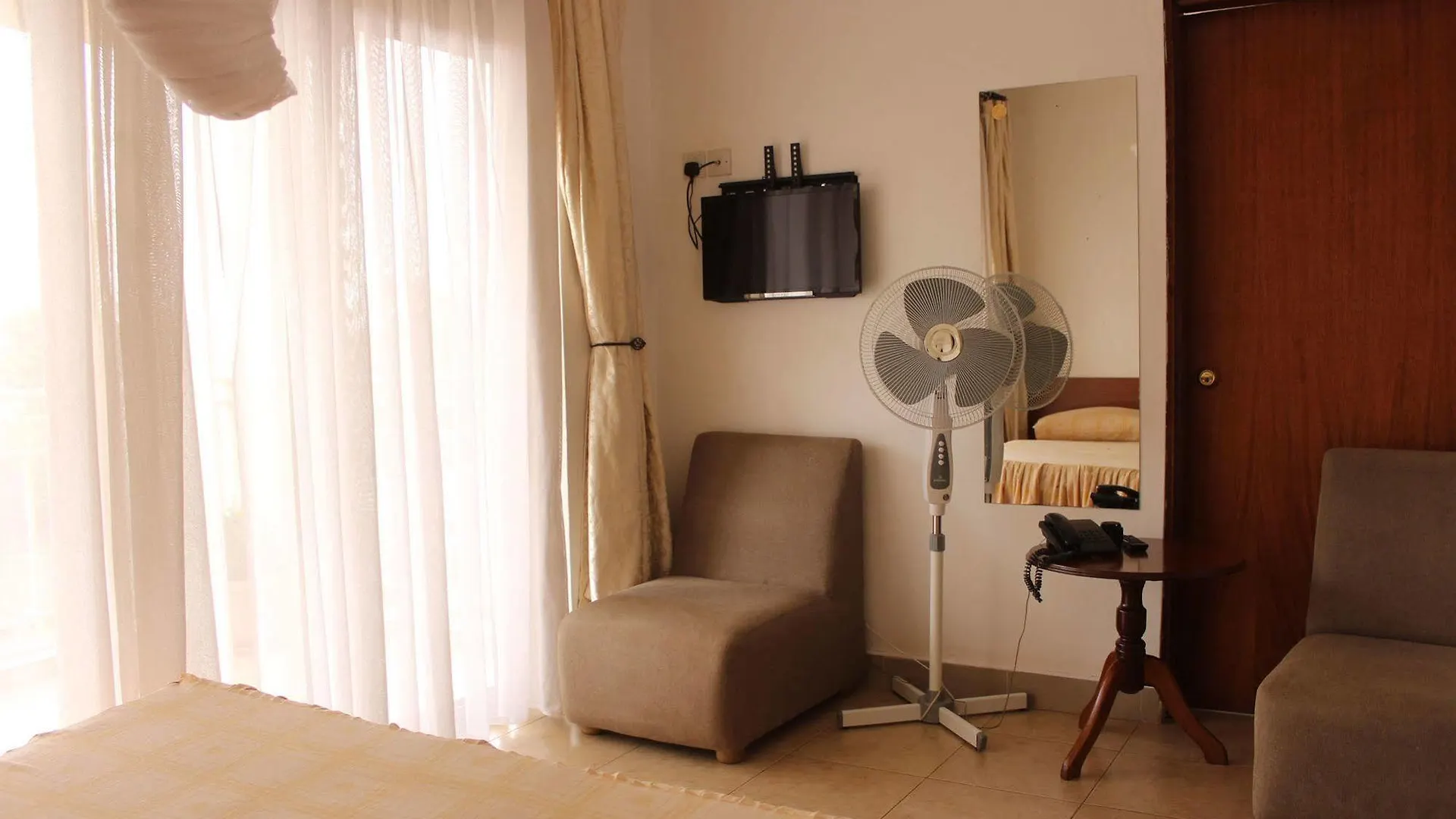 Sky Hotel International كامبالا